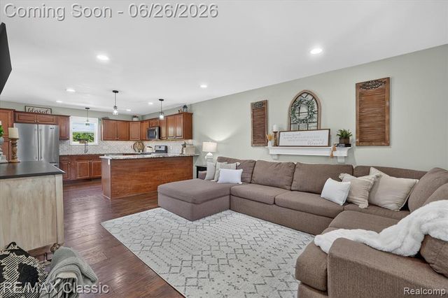 3205 N Milford Road, Highland, MI 48357