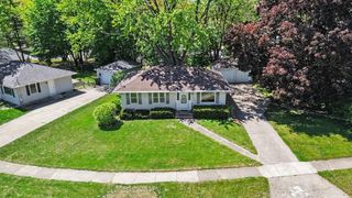 4725 Burgis Avenue SE, Kentwood, MI 49508