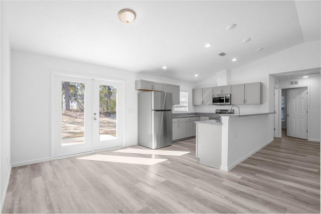 2438 W VESPERO STREET, Citrus Springs, FL 34433