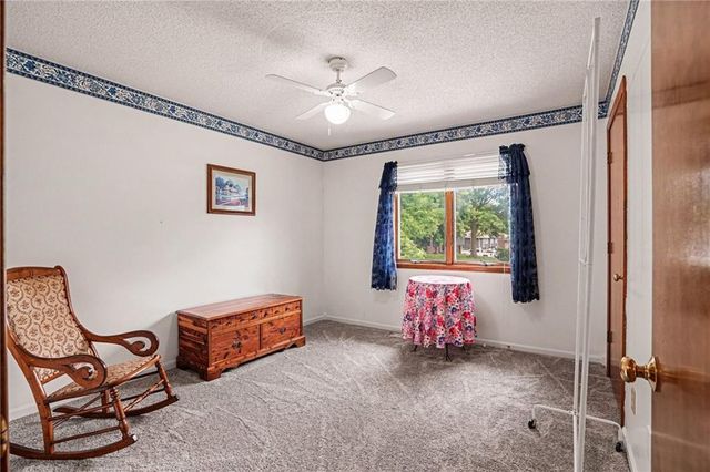 705 Benjamin Avenue, Gower, MO 64454