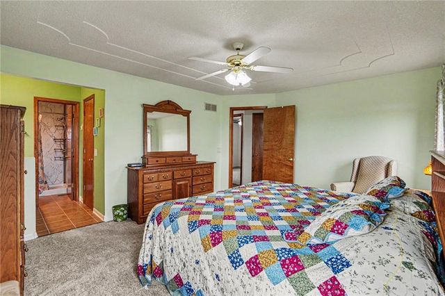 705 Benjamin Avenue, Gower, MO 64454