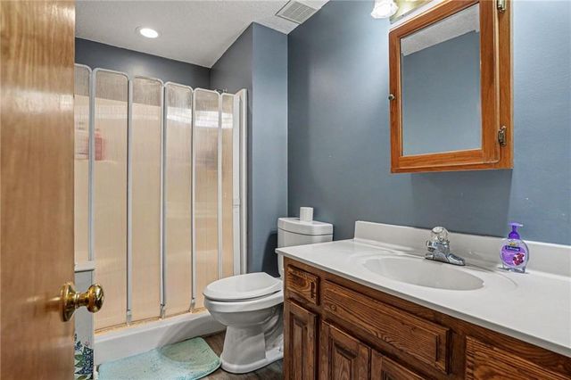 705 Benjamin Avenue, Gower, MO 64454
