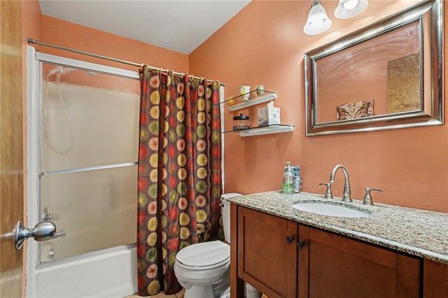 705 Benjamin Avenue, Gower, MO 64454