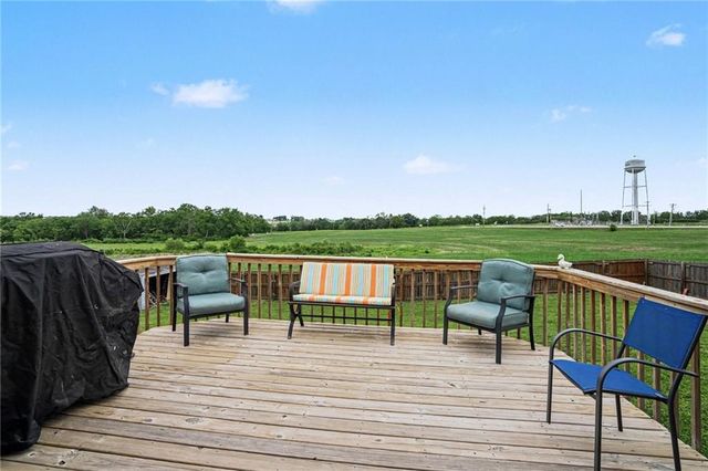 705 Benjamin Avenue, Gower, MO 64454