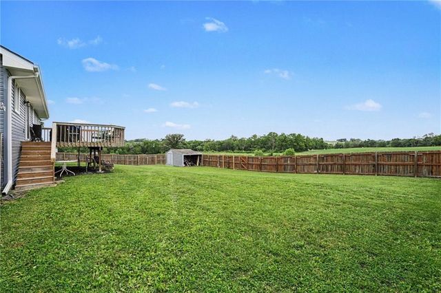 705 Benjamin Avenue, Gower, MO 64454