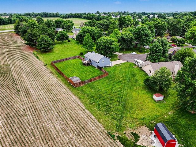 705 Benjamin Avenue, Gower, MO 64454