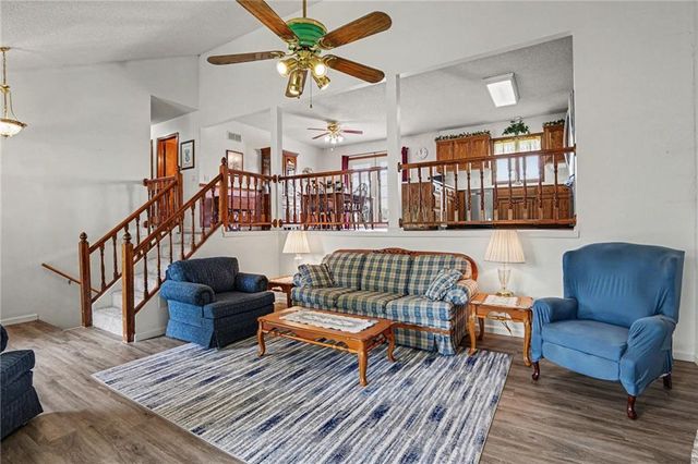 705 Benjamin Avenue, Gower, MO 64454