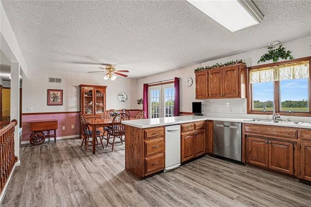705 Benjamin Avenue, Gower, MO 64454