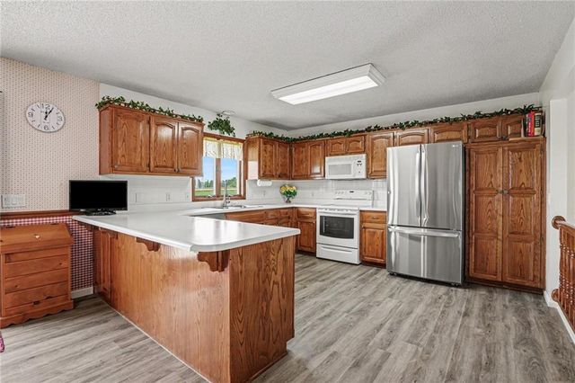 705 Benjamin Avenue, Gower, MO 64454