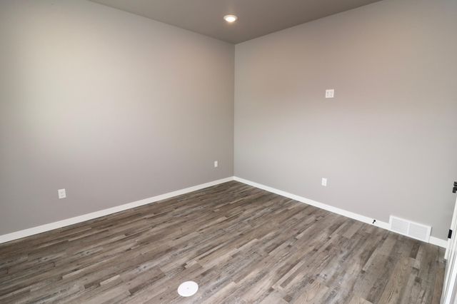 728 1st Avenue, Horace, ND 58047