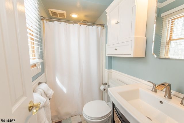 9 Nantes Rd, Parsippany-troy Hills Twp., NJ 07054