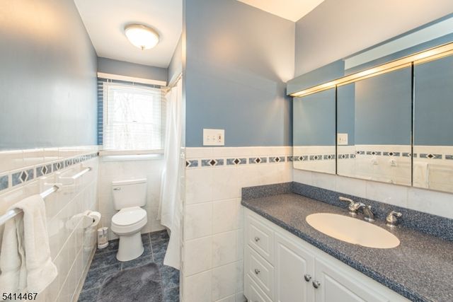 9 Nantes Rd, Parsippany-troy Hills Twp., NJ 07054