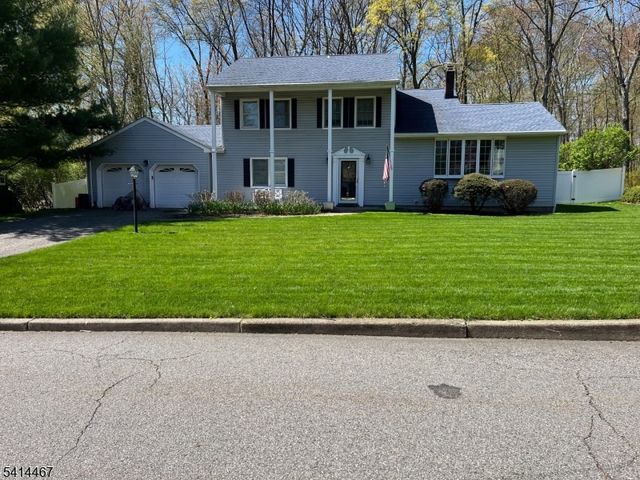 9 Nantes Rd, Parsippany-troy Hills Twp., NJ 07054