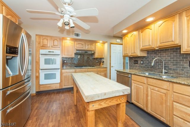 9 Nantes Rd, Parsippany-troy Hills Twp., NJ 07054