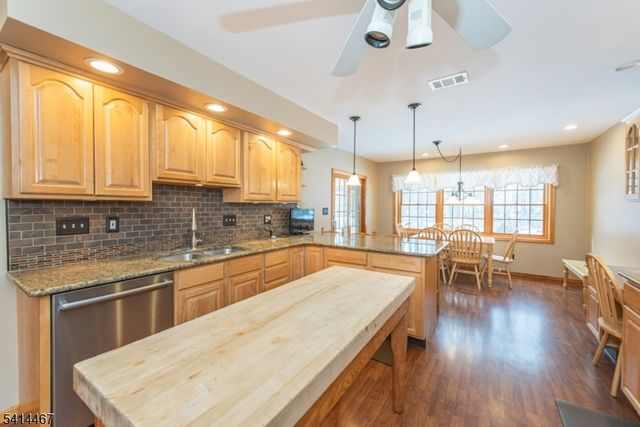 9 Nantes Rd, Parsippany-troy Hills Twp., NJ 07054