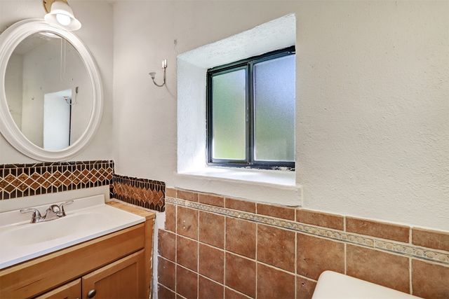 335B County Rd 142, Medanales, NM 87548