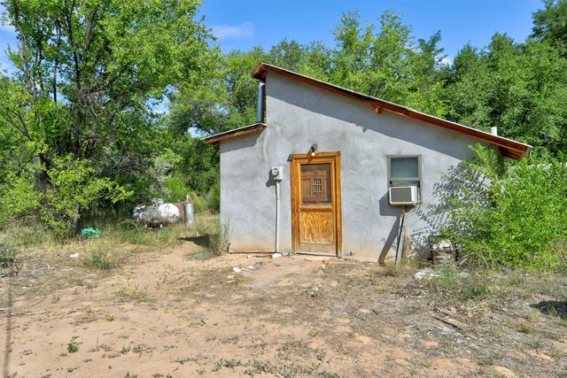 335B County Rd 142, Medanales, NM 87548