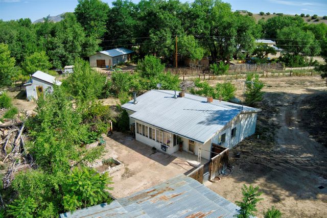 335B County Rd 142, Medanales, NM 87548