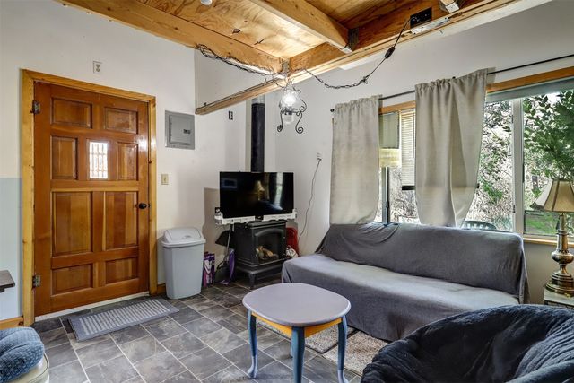 335B County Rd 142, Medanales, NM 87548