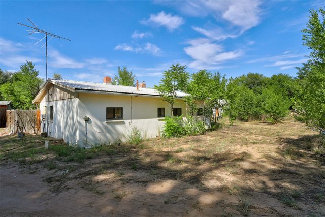335B County Rd 142, Medanales, NM 87548