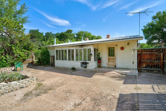 335B County Rd 142, Medanales, NM 87548