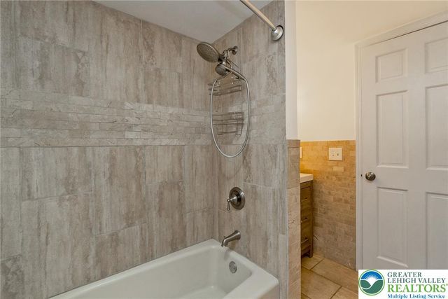 4050 Ascot Circle, Lower Macungie Twp, PA 18103