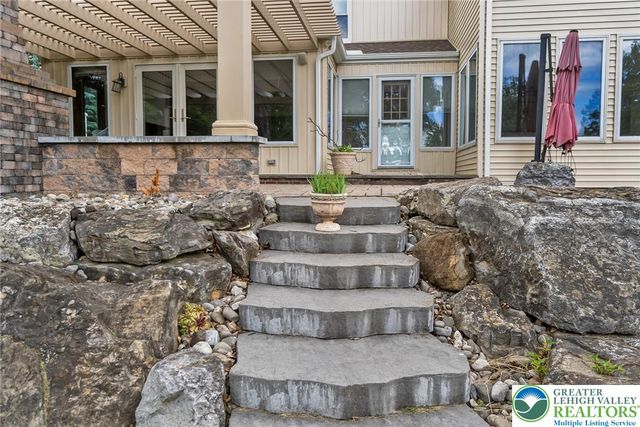 4050 Ascot Circle, Lower Macungie Twp, PA 18103