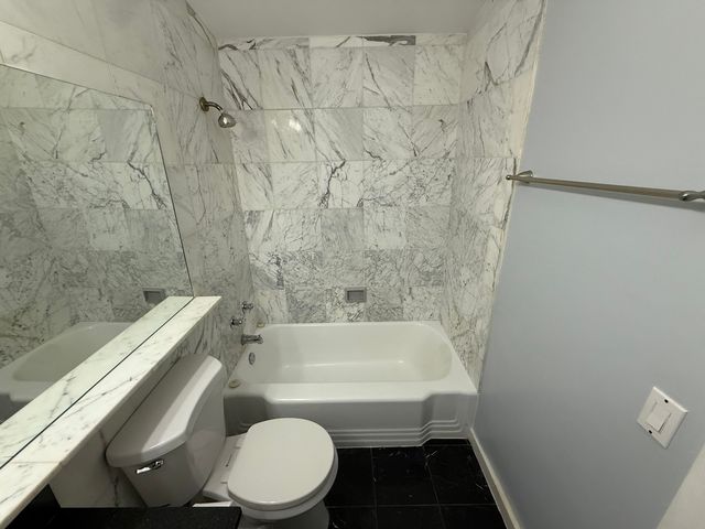 9200 Avers Avenue, Evanston, IL 60203