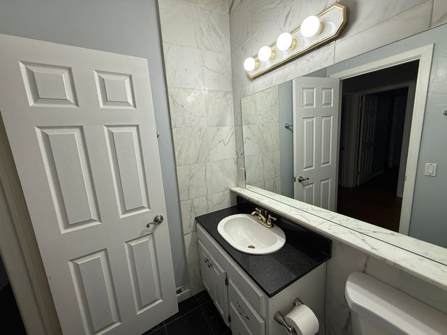 9200 Avers Avenue, Evanston, IL 60203