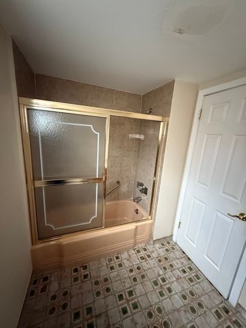 9200 Avers Avenue, Evanston, IL 60203