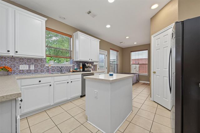 59 Genesee Ridge Drive, Woodland, TX 77385