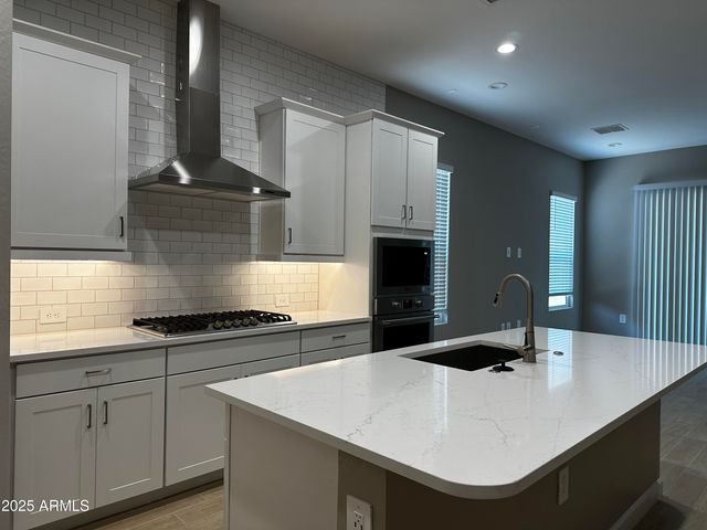 21560 N 102ND Avenue, Peoria, AZ 85382