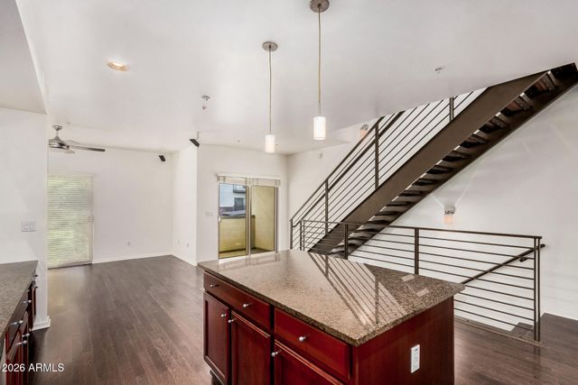 525 W LAKESIDE Drive 141, Tempe, AZ 85281