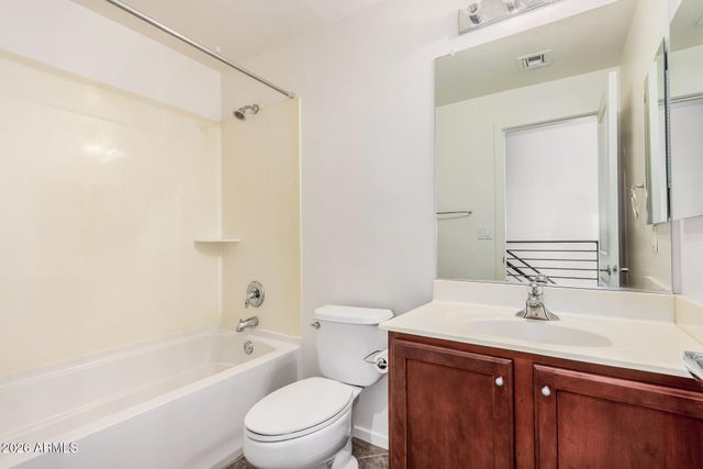 525 W LAKESIDE Drive 141, Tempe, AZ 85281