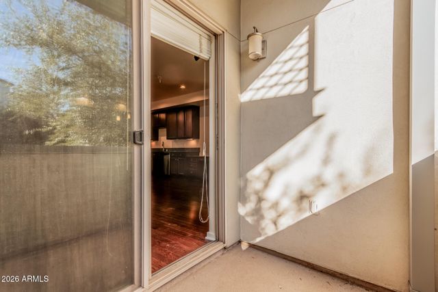 525 W LAKESIDE Drive 141, Tempe, AZ 85281