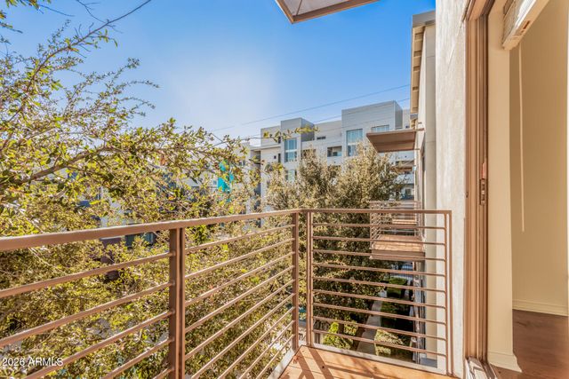 525 W LAKESIDE Drive 141, Tempe, AZ 85281