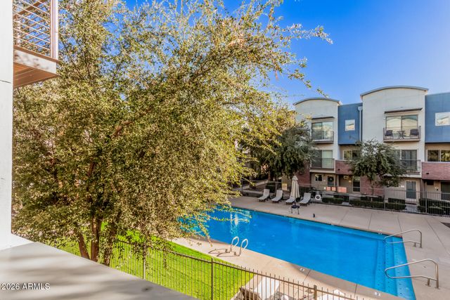 525 W LAKESIDE Drive 141, Tempe, AZ 85281