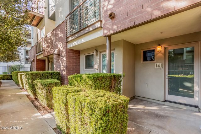 525 W LAKESIDE Drive 141, Tempe, AZ 85281