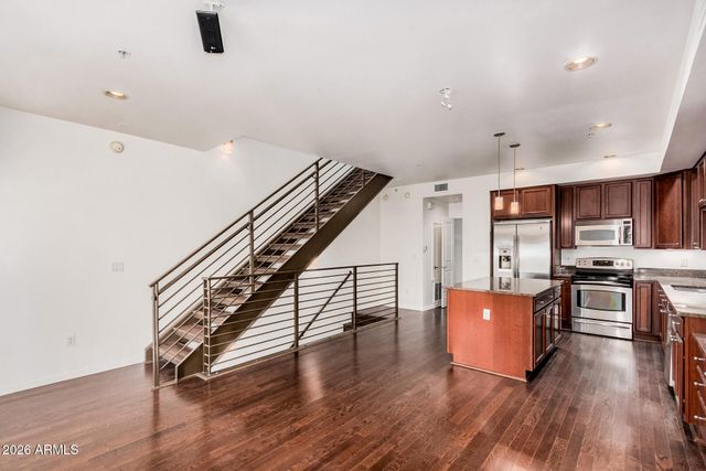 525 W LAKESIDE Drive 141, Tempe, AZ 85281