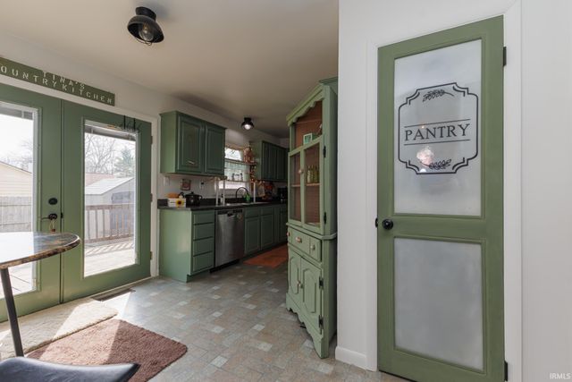 212 N Bittersweet Lane, Muncie, IN 47304