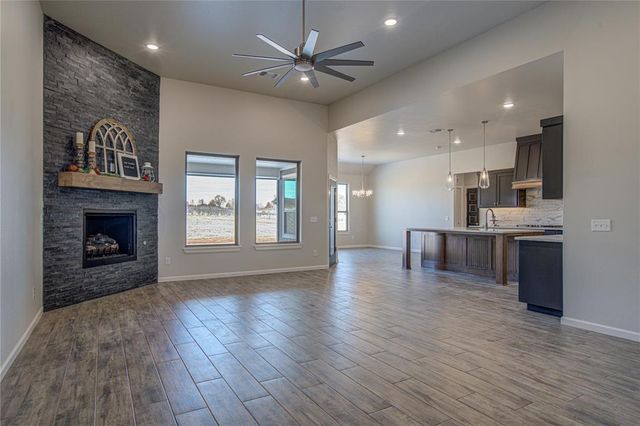 201 Meadowlark Lane, Blanchard, OK 73010