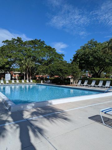 907 Cypress Terrace 205, Pompano Beach, FL 33069