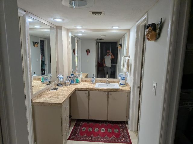 907 Cypress Terrace 205, Pompano Beach, FL 33069