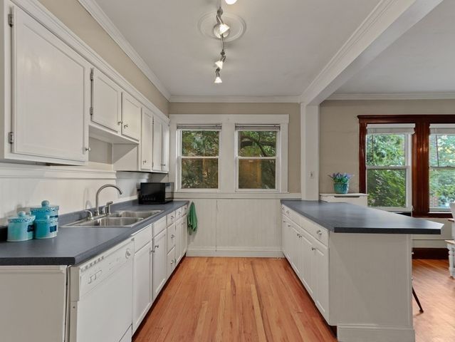 195 South St 4, Boston, MA 02130