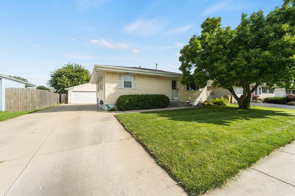 5732 66th STREET, Kenosha, WI 53142