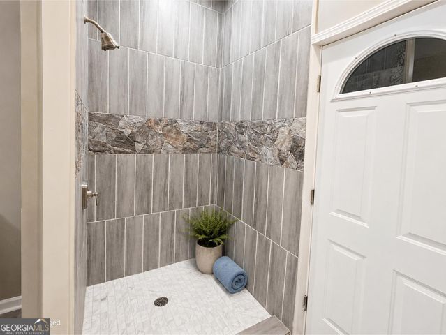 5589 River Road A, Ellenwood, GA 30294