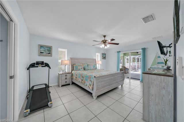 1722 SW 38th TER, Cape Coral, FL 33914
