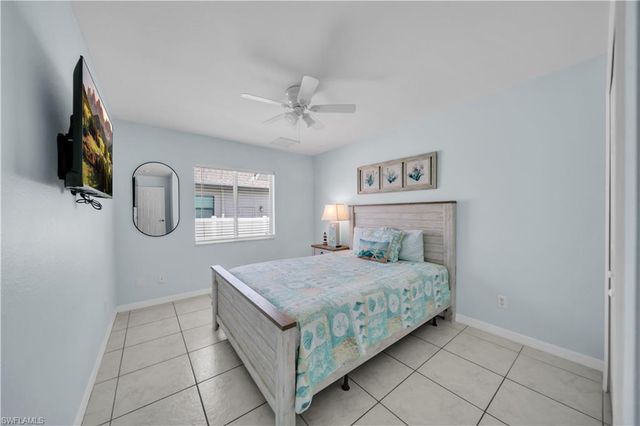 1722 SW 38th TER, Cape Coral, FL 33914