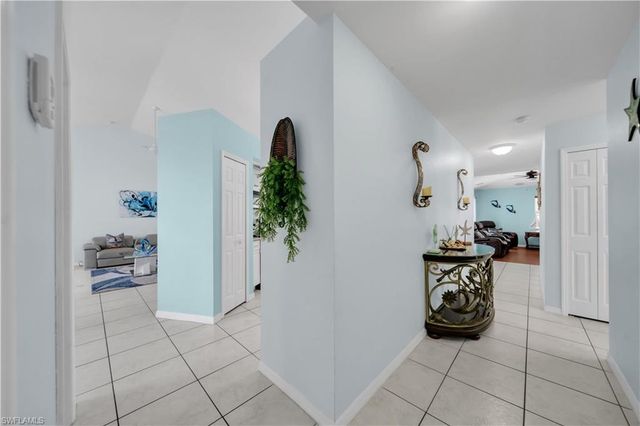 1722 SW 38th TER, Cape Coral, FL 33914