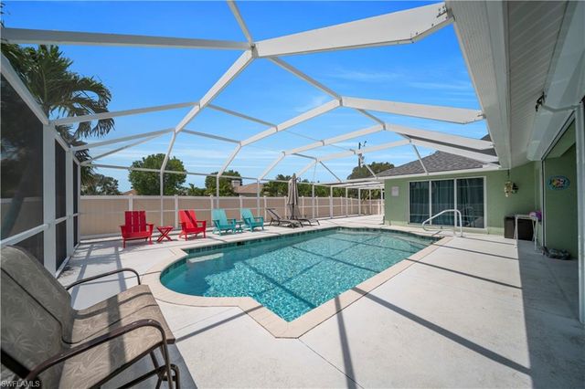 1722 SW 38th TER, Cape Coral, FL 33914